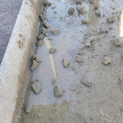 Huge rocks in concrete mix