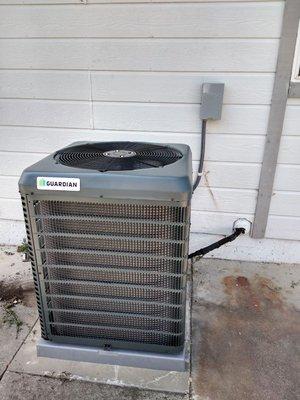 New 3.5 ton Guardian outdoor condenser