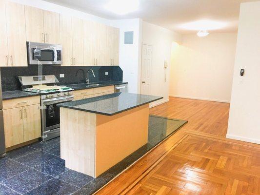 Jackson Heights 2bedroom Condo in the Historic District