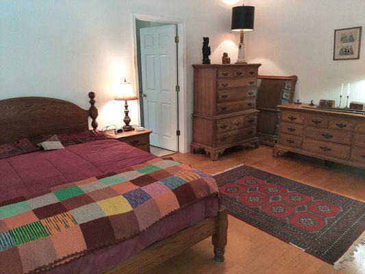 Brand new top line platform bed and bedding. Oak bedroom set.