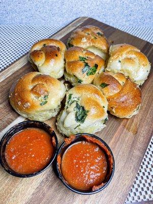 Garlic knots