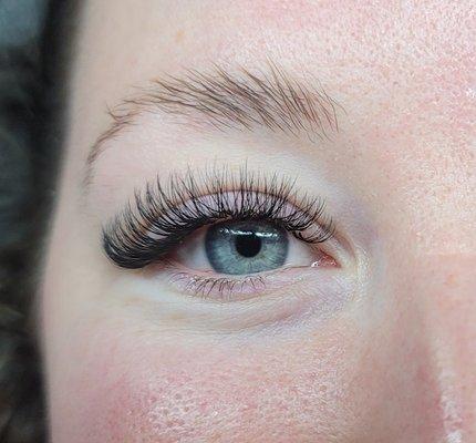 Light Hybrid lashes