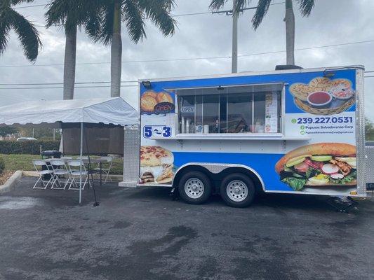 Food Truck & Sitting Area