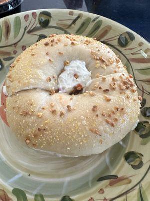 Garlic (D) BAGEL WITH SPREAD