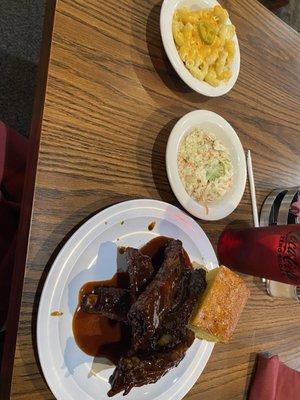 3-4 bbq ribs, slaw, Mac n cheese