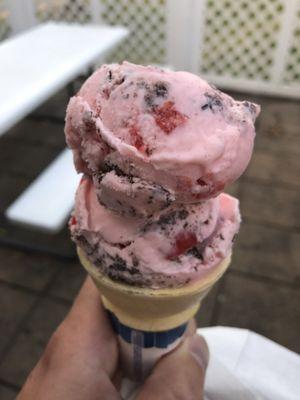 Amaretto cherry ice cream