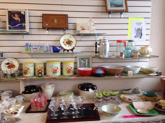 Many antiques and collectibles for sale at this store at reasonable prices.