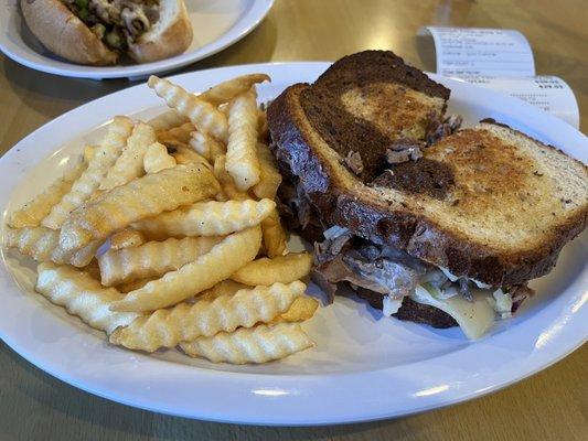 Roast beef Reuben