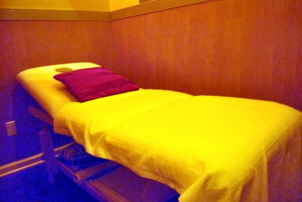 Private room for massage with 1 bed