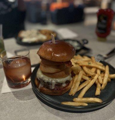 WSKY Burger + fries