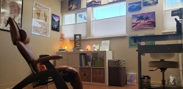 AJ's Reflexology 
CERTIFIED REFLEXOLIGIST 
734 Middlefield Rd  Palo Alto ca. 94301
Located inside - Interal Spa