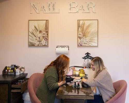 Nail Bar