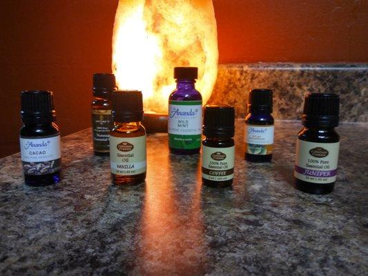 Holiday themed aromatherapy massage! Choose from pumpkin spice, candy cane, ginger snap, Christmas forest or coffeehouse treat!