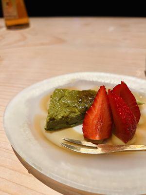 Matcha cream brûlée and strawberries