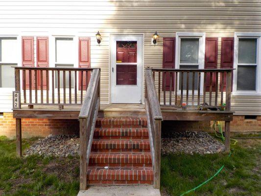 Advanced Home Exteriors installed a new shingle roof and new vinyl siding to this home. Additionally we re-built this front p...