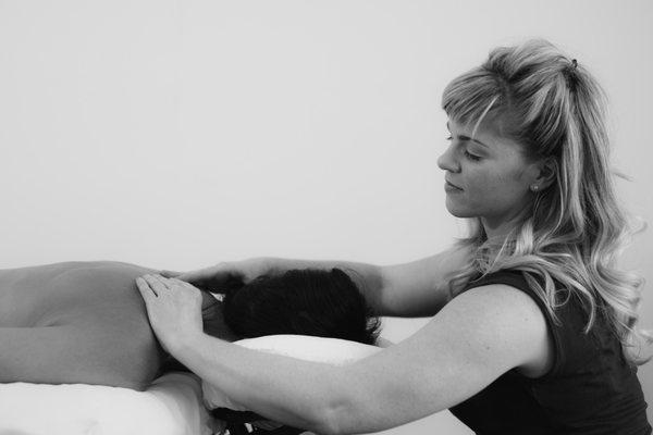 Deep tissue & triggerpoint therapy for pain relief and posture correction