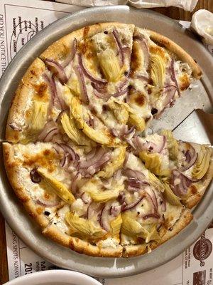 Artichoke white pizza