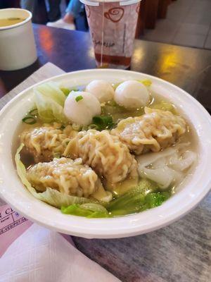 Fish ball and dumplings with ho fun