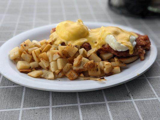 Corned beef eggs Benedict