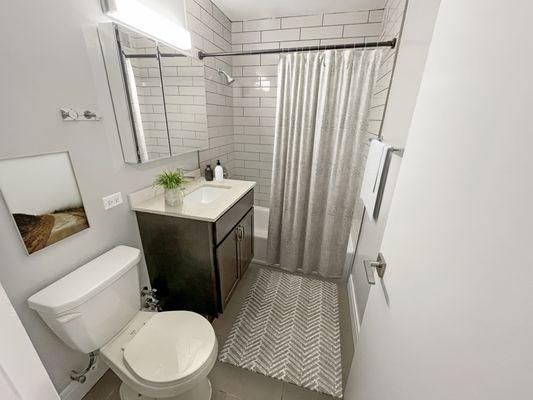 The Covington Apartment for Rent Bathroom