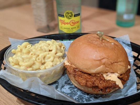 Hot "chicken" sandwich with mac