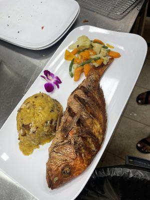 Fried red snapper/chillo with a Dominican mofongo