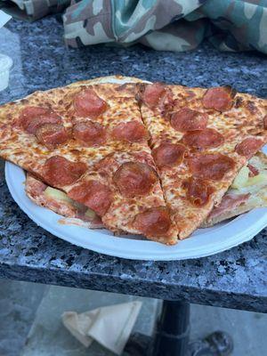 Pizza slice