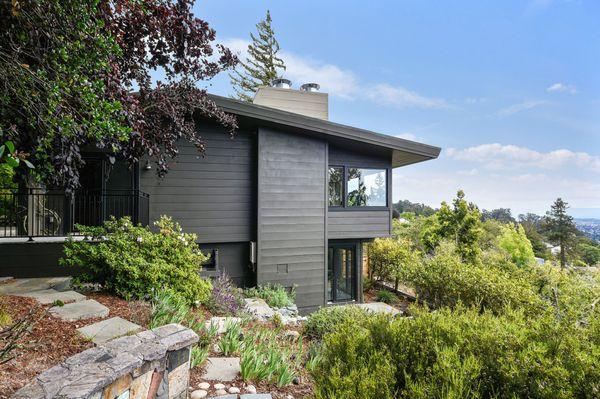 Creston Road, Berkeley : Represented the Buyer