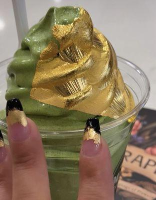 Black and gold, coffin nails