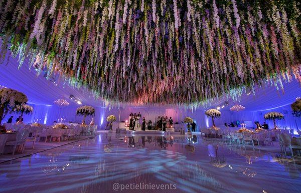 Petielini Events collaborated with the world-renowned designer Preston Bailey to deliver this absolutely amazing wedding, Oheka Castle, NYC.