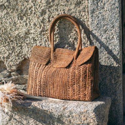 Straw Handbag made in France in brown sugar