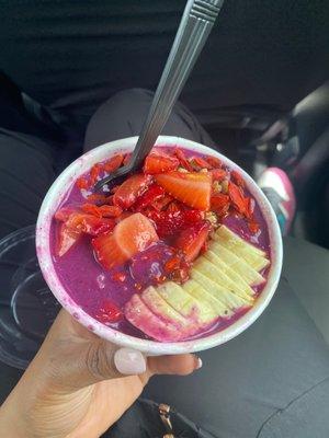 Pitaya Bowl with strawberry, bananas, honey, goji berries, honey and chia seeds