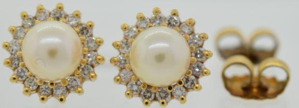 Cultured Pearl and Diamonds Earrings