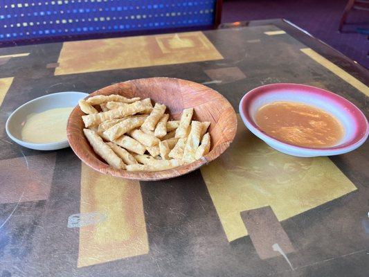 Fried wonton sticks