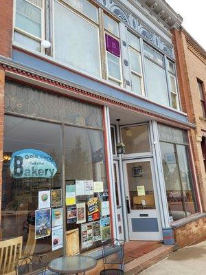 Unassuming exterior to a fantastic bakery!