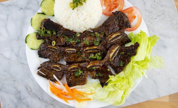 R5 Grilled Short Ribs served with Broken Rice and Fish Sauce