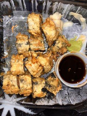 Fried veggie roll with teriyaki sauce