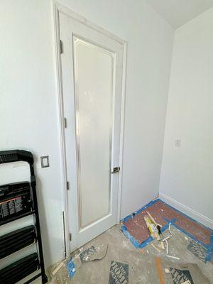 INTERIOR - MASONITE PANTRY PREHUNG DOOR 1