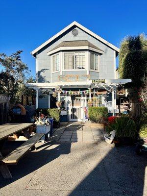 Exterior of Caliwala Bakery