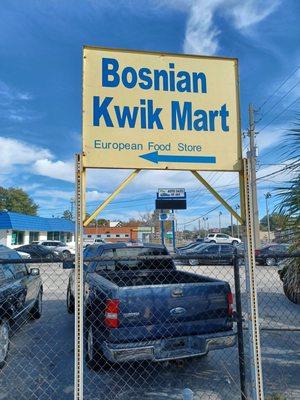 Bosnian Kwik Mart