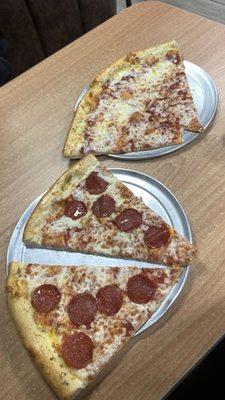 2 Pizza Slices and Soda Lunch Special