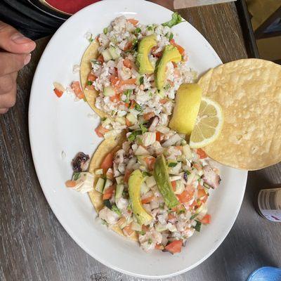 Tostada mixta , tostada ceviche