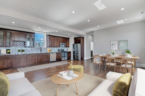 Fully remodeled apartment in Lincoln park