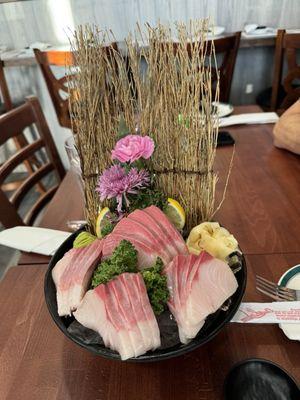 Sashimi Deluxe -all Hamachi