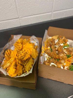 Waffle fries w/ pimiento cheese & chicken nachos