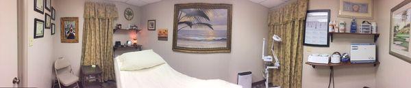 A panoramic view of the treatment room! The table is warm and toasty during the winter :)