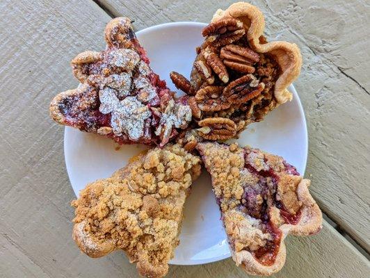 Raspberry Rhubarb Frangipane, Honey Pecan, Brown Sugar Peach Crumb, Blackberry Strawberry Sour Cream Slivers | Instagram: @telephonesmoothie