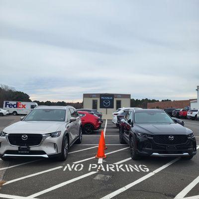 Riverhead Mazda Temporary Showroom