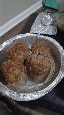 Meatballs w no sause who does that?! Shit went in the trash had tasted fatty like I liked the the pan from after leaving it to get soild