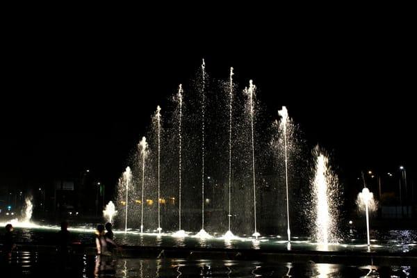 Fanfare Fountains at Gateway Plaza